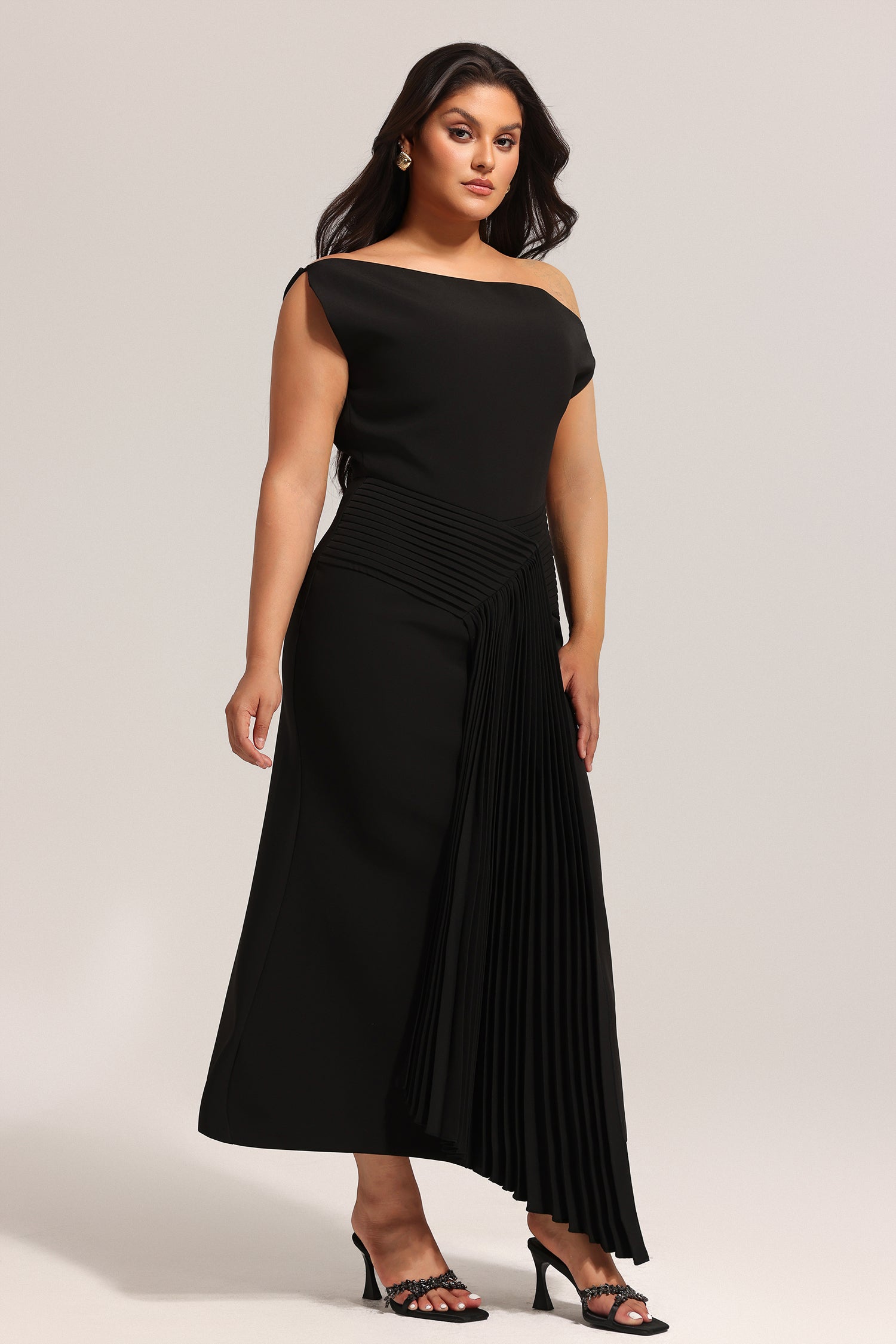 Juny Oblique Shoulder Sleeveless Folds Midi Dress