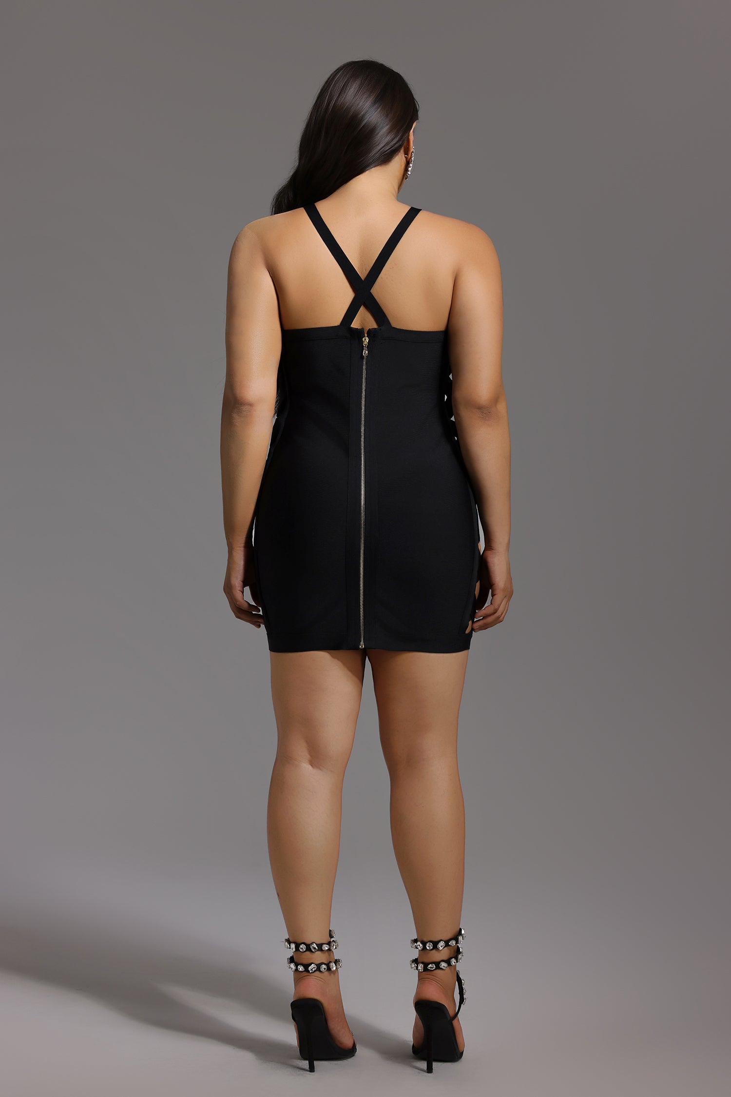 Veren Halter Sleeveless V-Neck Hollow Out Bandage Mini Dress