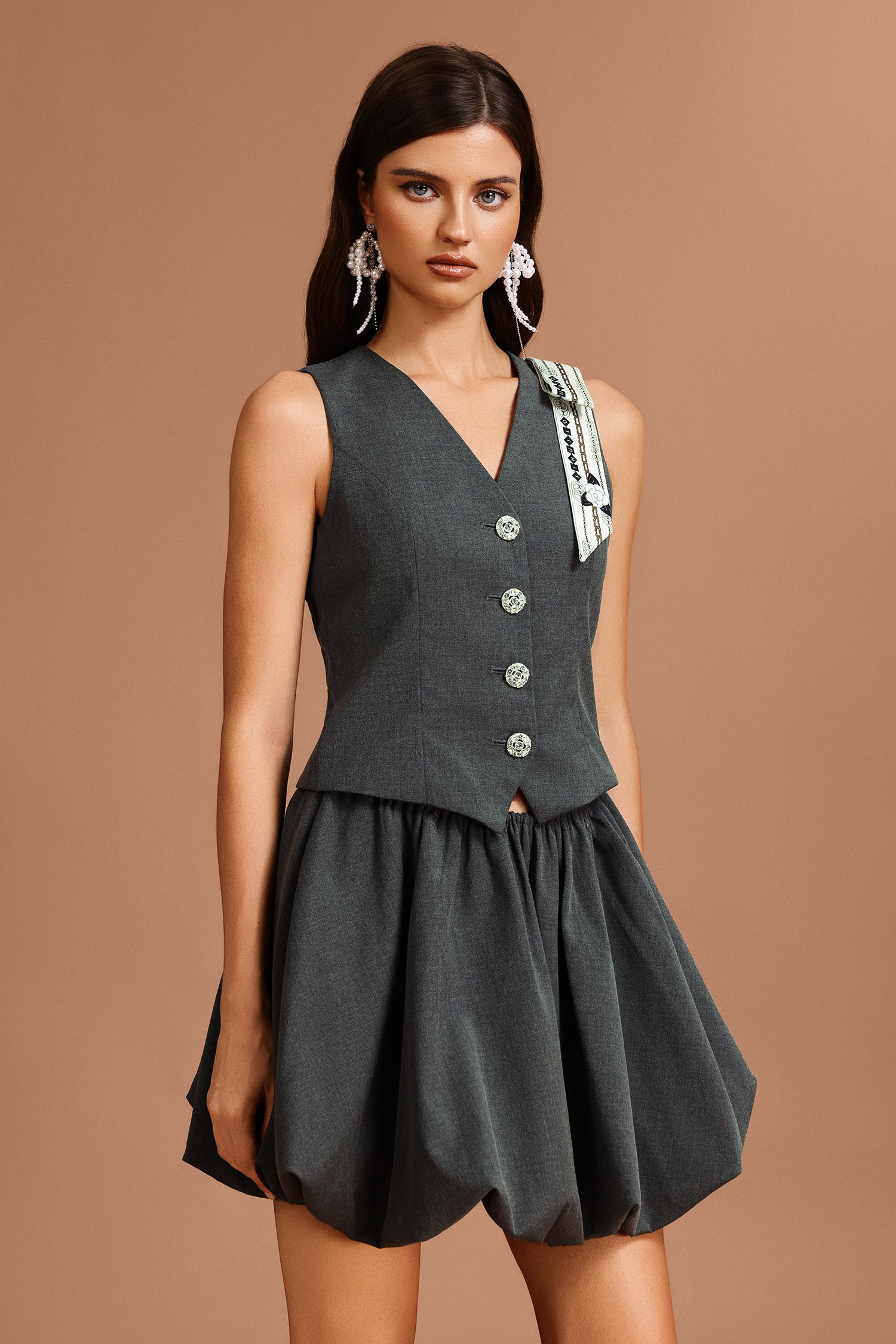 Labiny V-Neck Sleeveless Floral Printed Mini Dress