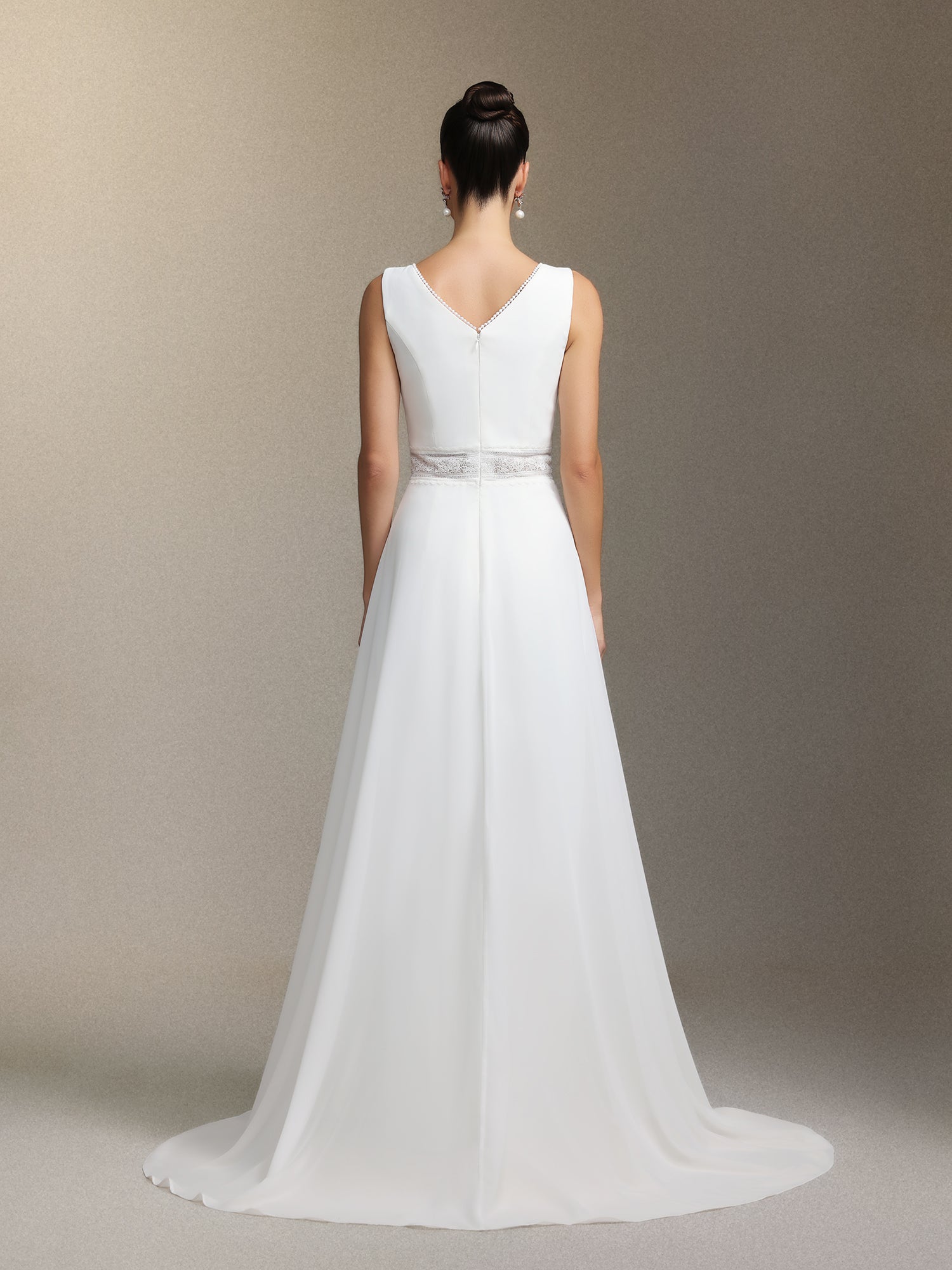 Trinvilla Deep V-neck sleeveless high-waisted maxi jumpsuit