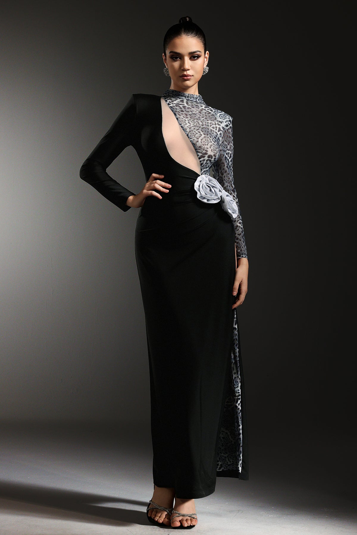 Wenie Long Sleeves Flower Slit Maxi Dress