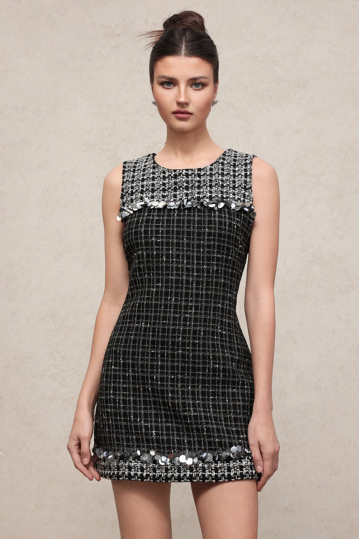 Spola Elegant Contour Round Neck Sleeveless Sequin Tweed Mini Dress