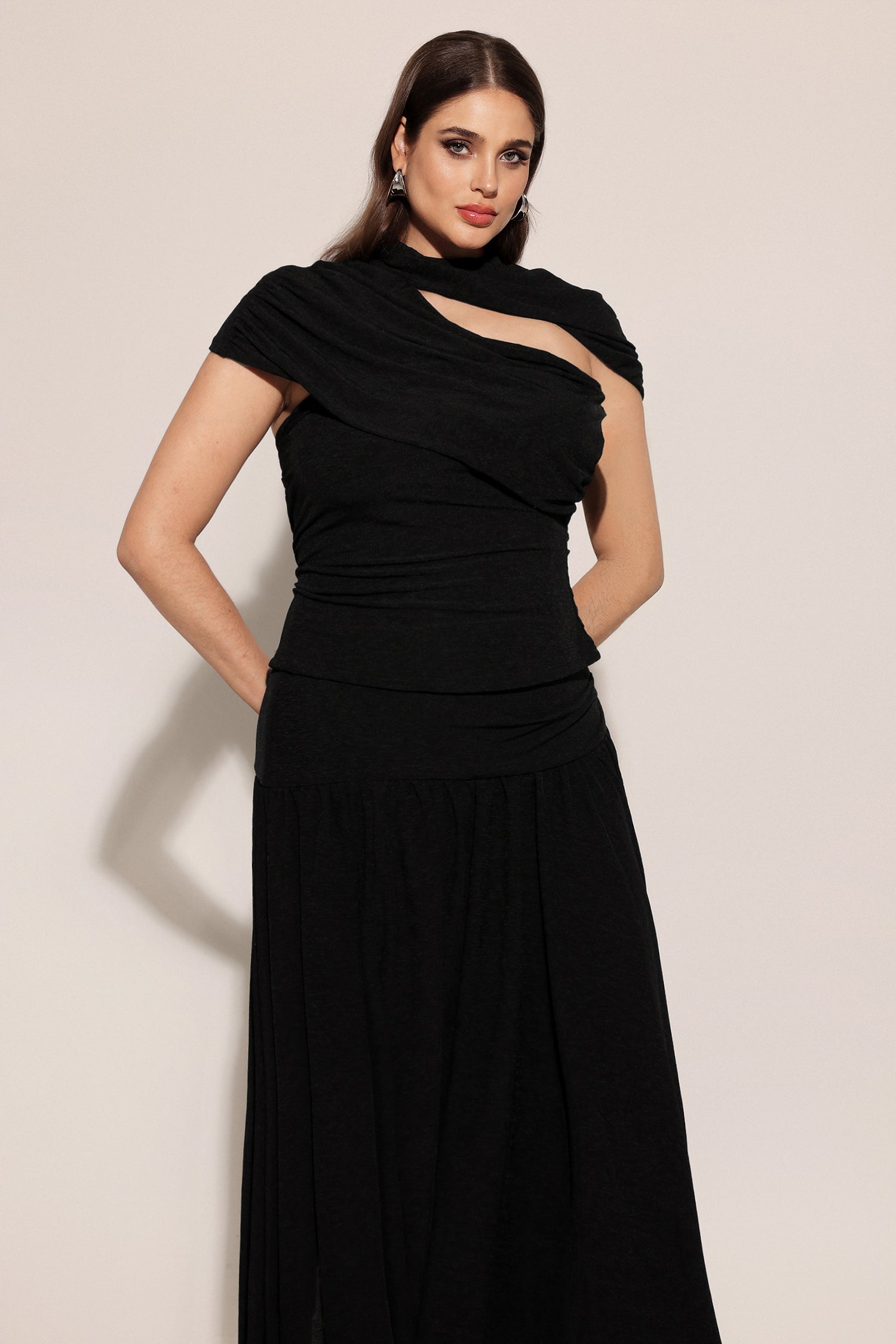 Gaki Short Sleeves Asymmetric Folds Top And Skirt Two-Piece Set