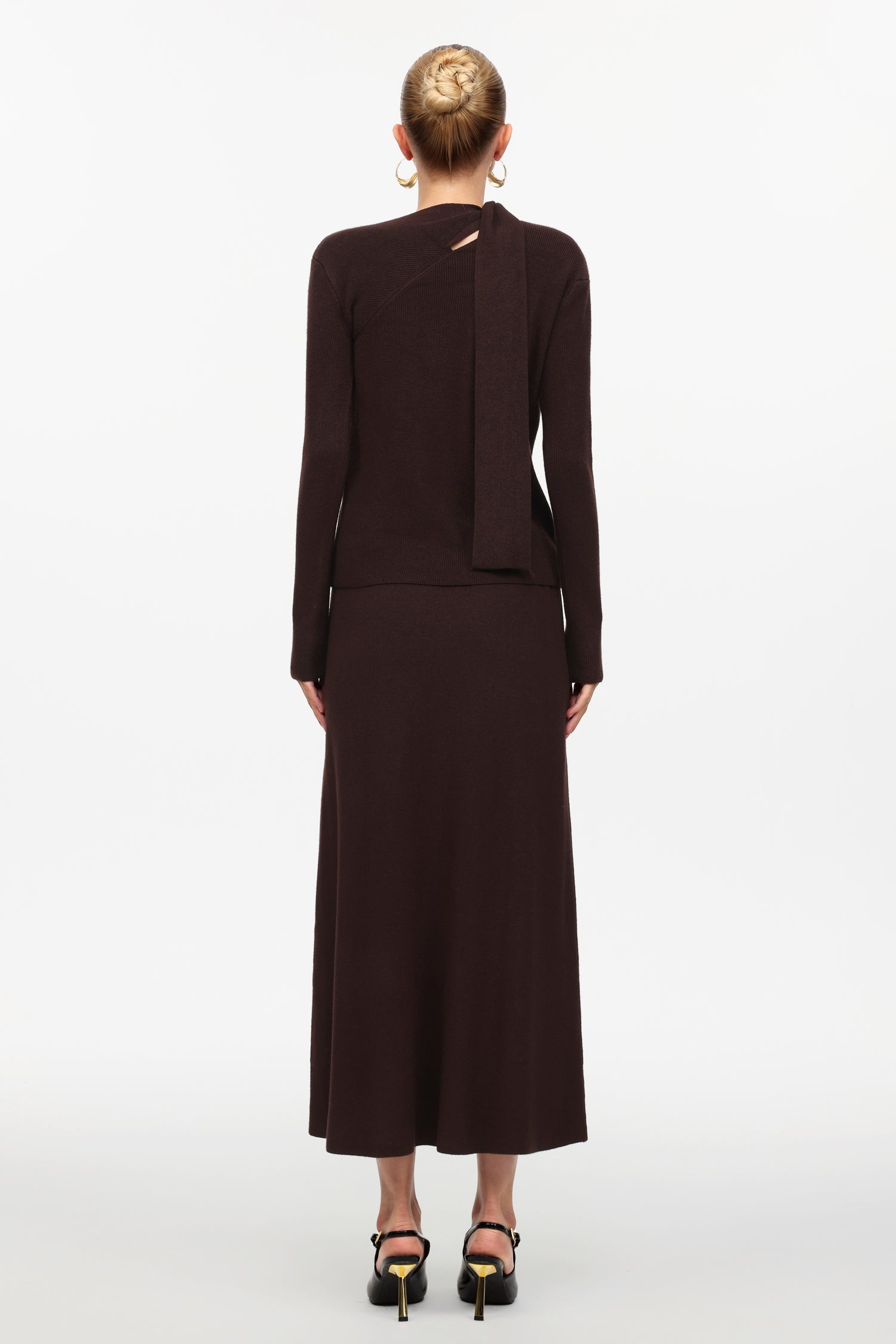 Lelia Elegant Contour Long Sleeve Knot Knit Top And Skirt Two-Piece Set