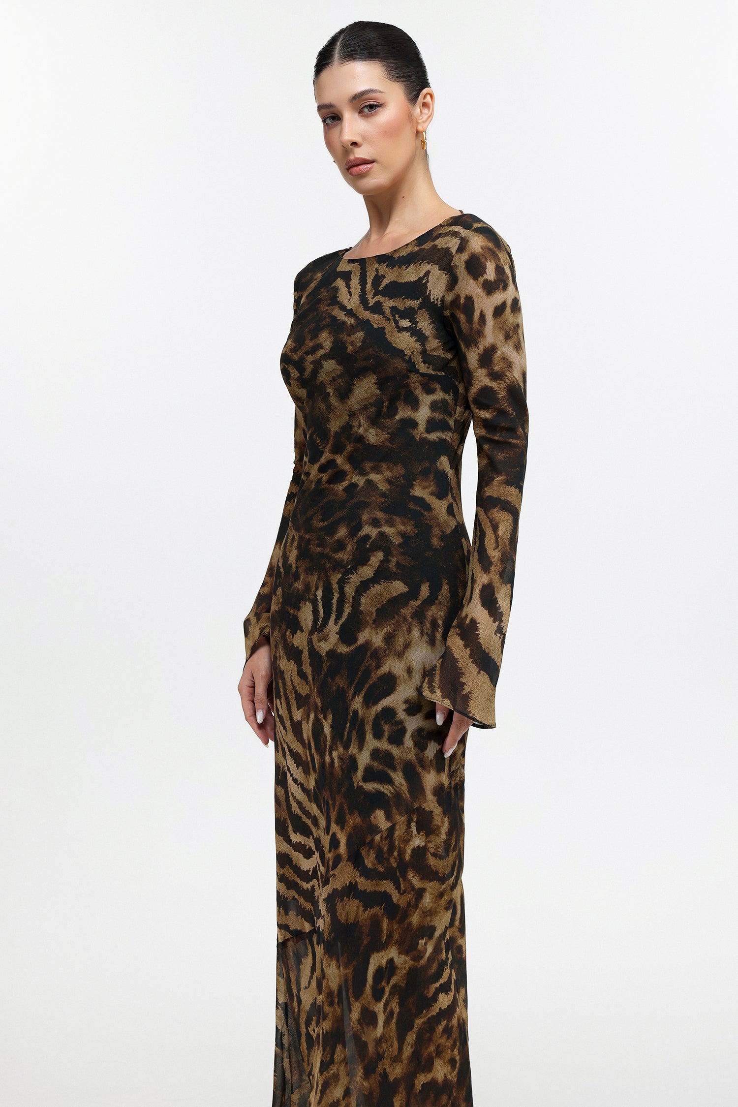 Valery Chic Flowy Long Sleeve Leopard Print Maxi Dress