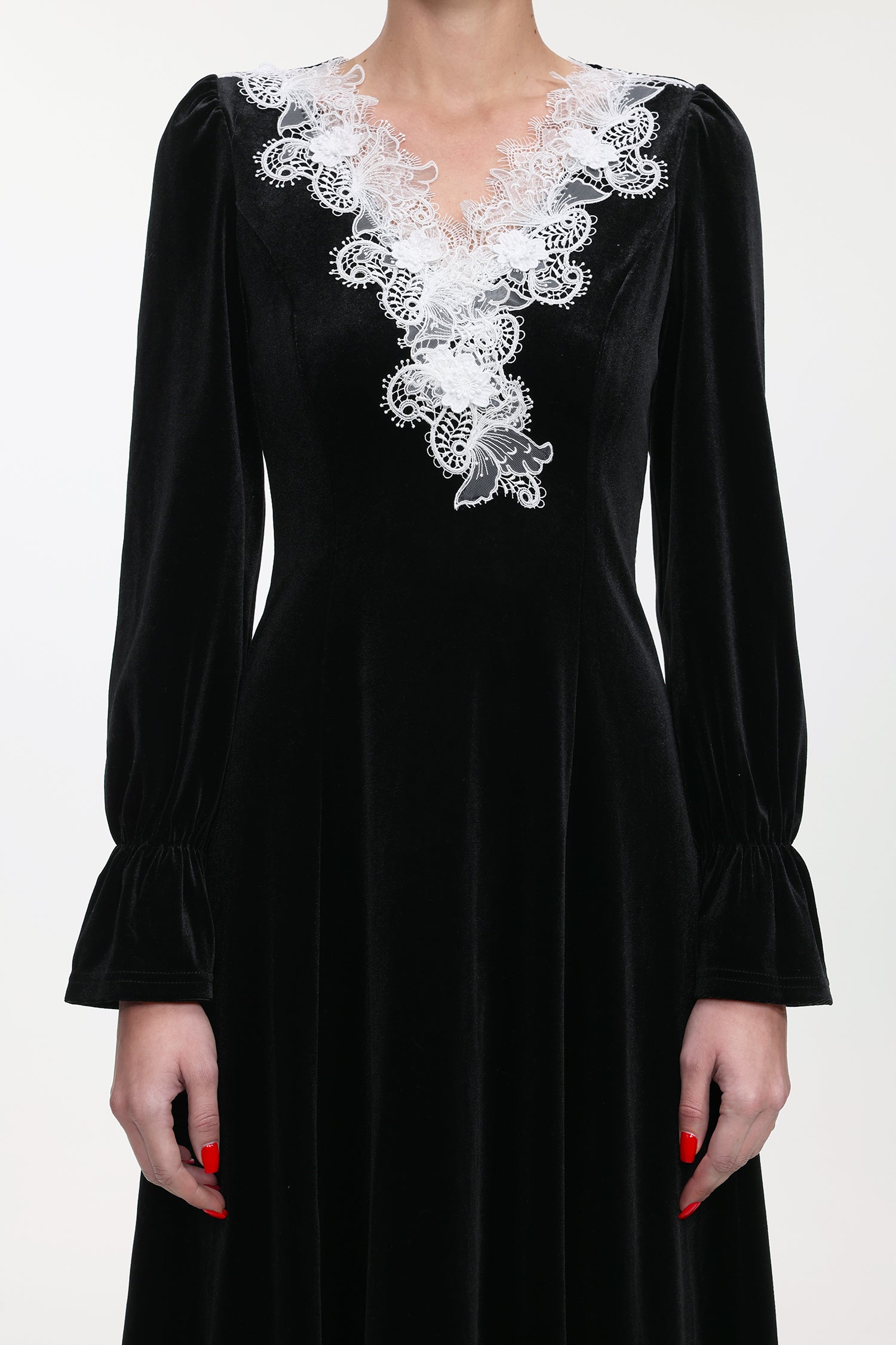 Daona Elegant Contour Long Sleeve Lace Trim Velvet Maxi Dress