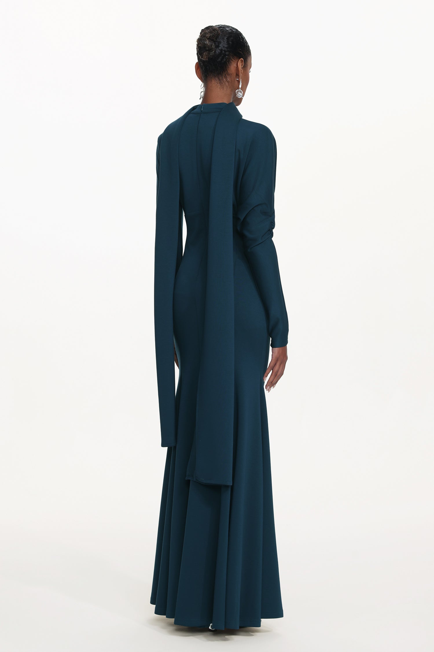Susa Elegant Contour V Neck Long Sleeve Ruched Knit Maxi Dress