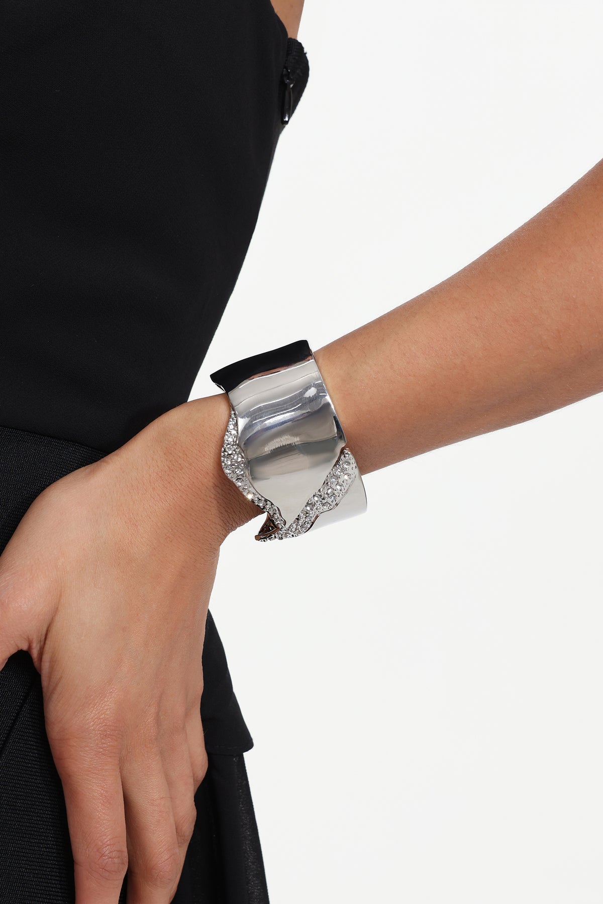 Xlyia V Shaped Diamond Bracelet