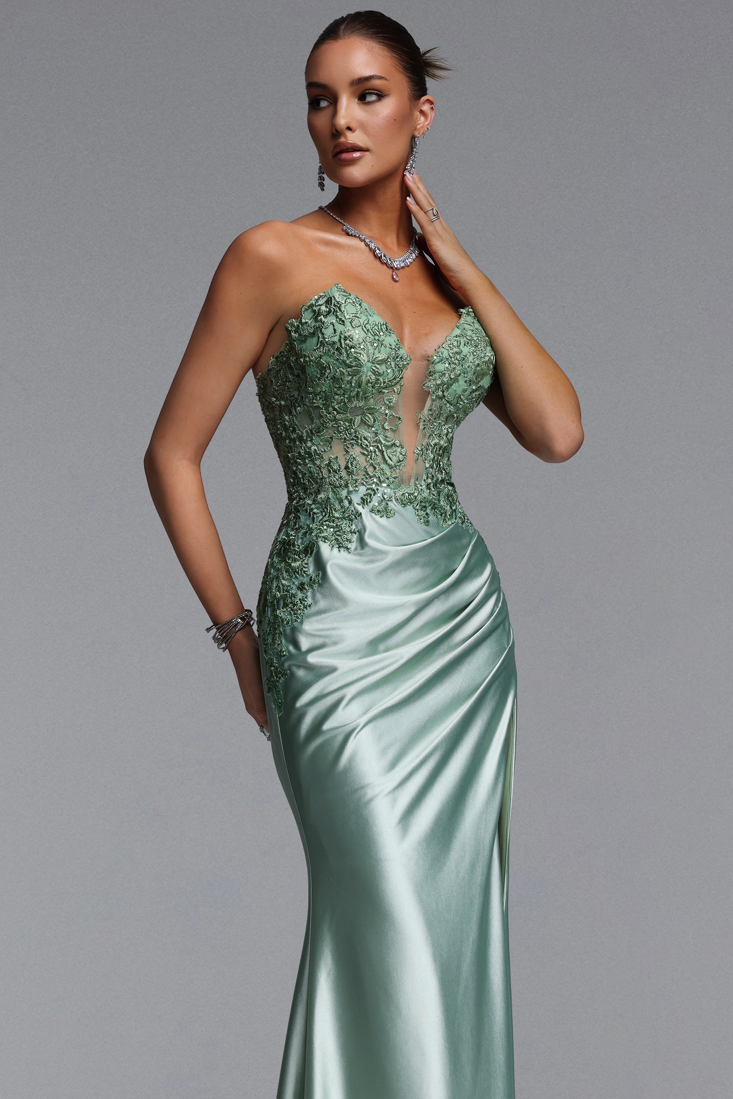 Xidel Elegant Tailored Strapless Pleated Lace Applique Maxi Dress