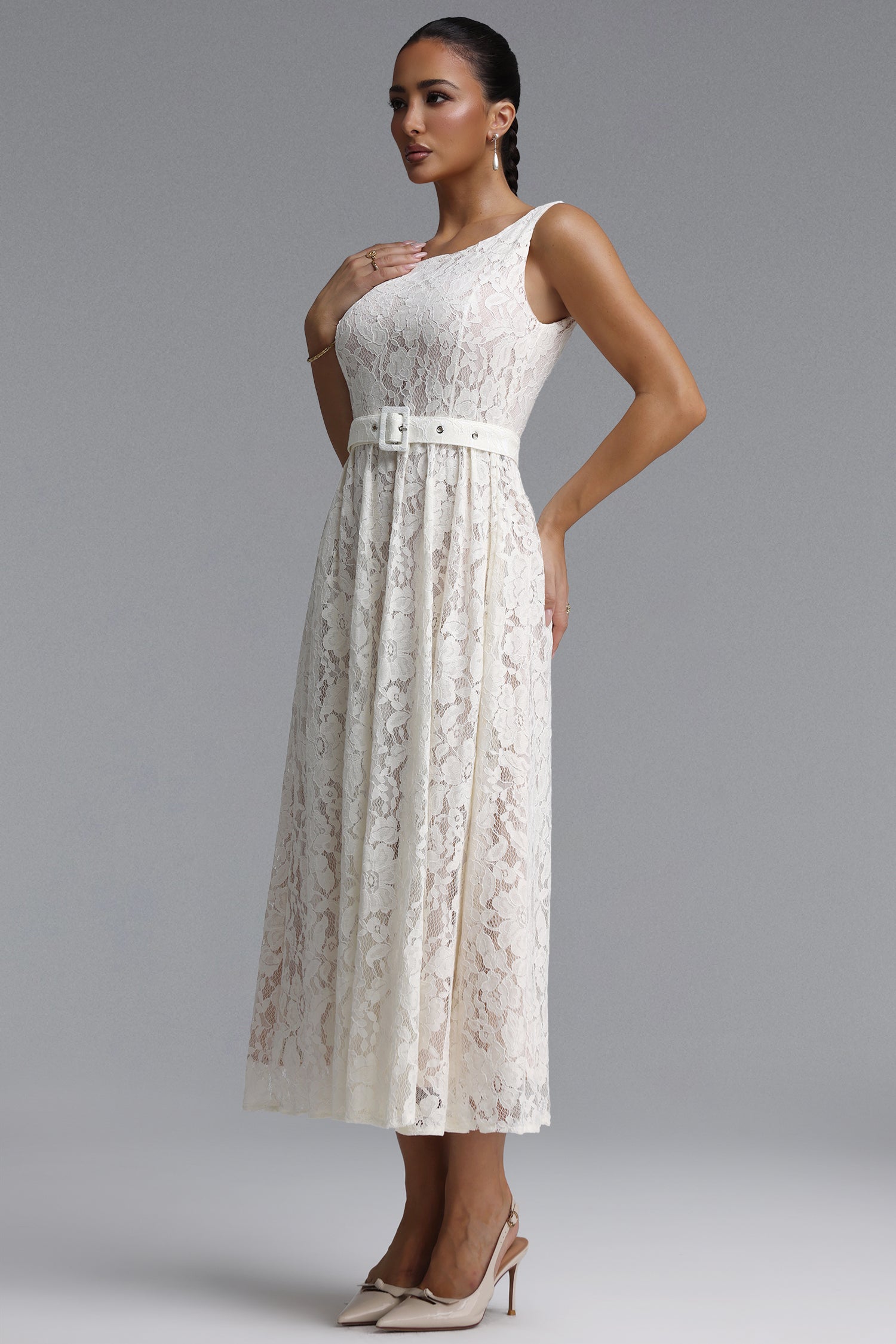 Verna Elegant Cinched Round Neck Sleeveless Floral Lace Maxi Dress